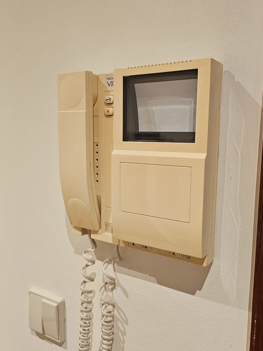 Old doorbell intercom using a CRT display